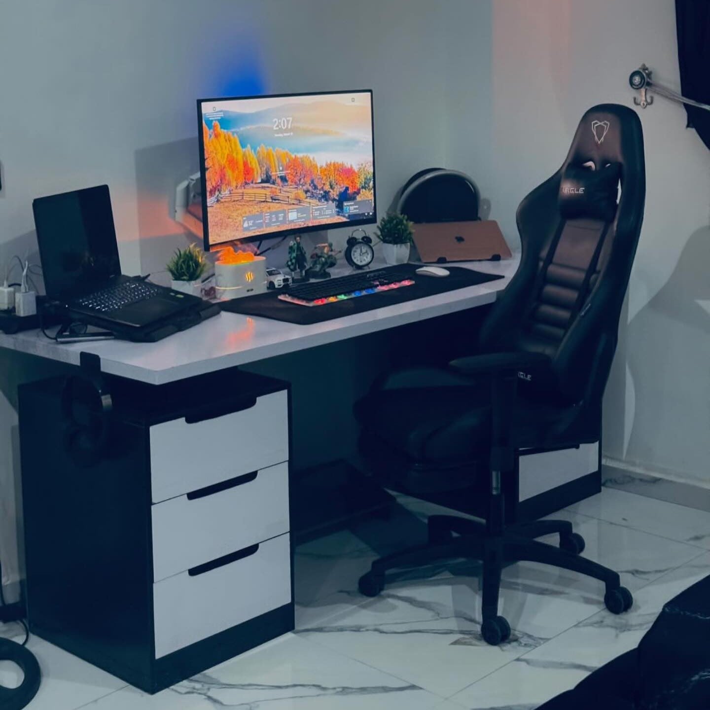 مكتب جيمينج أبيض  –  خامة ام دي اف اسباني