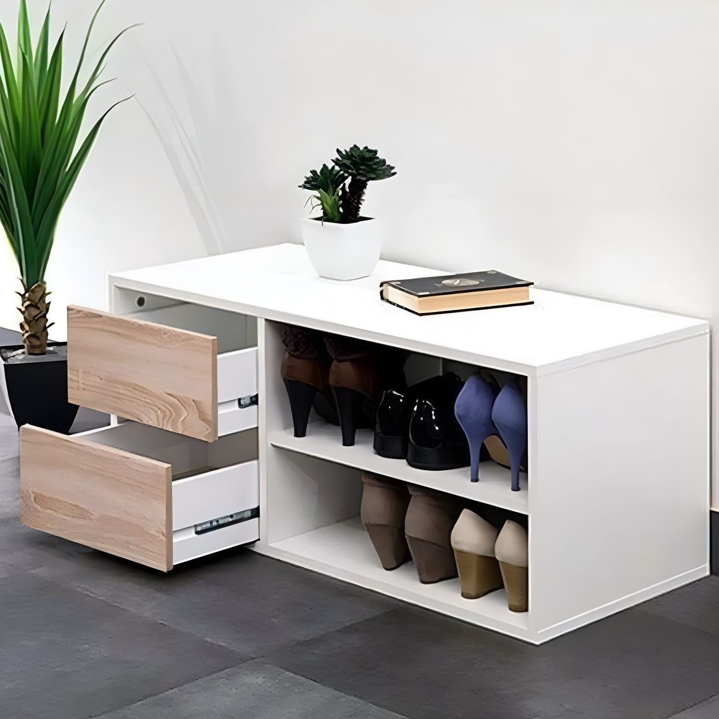 خزانة أحذية بيضاء مع درجين بيج