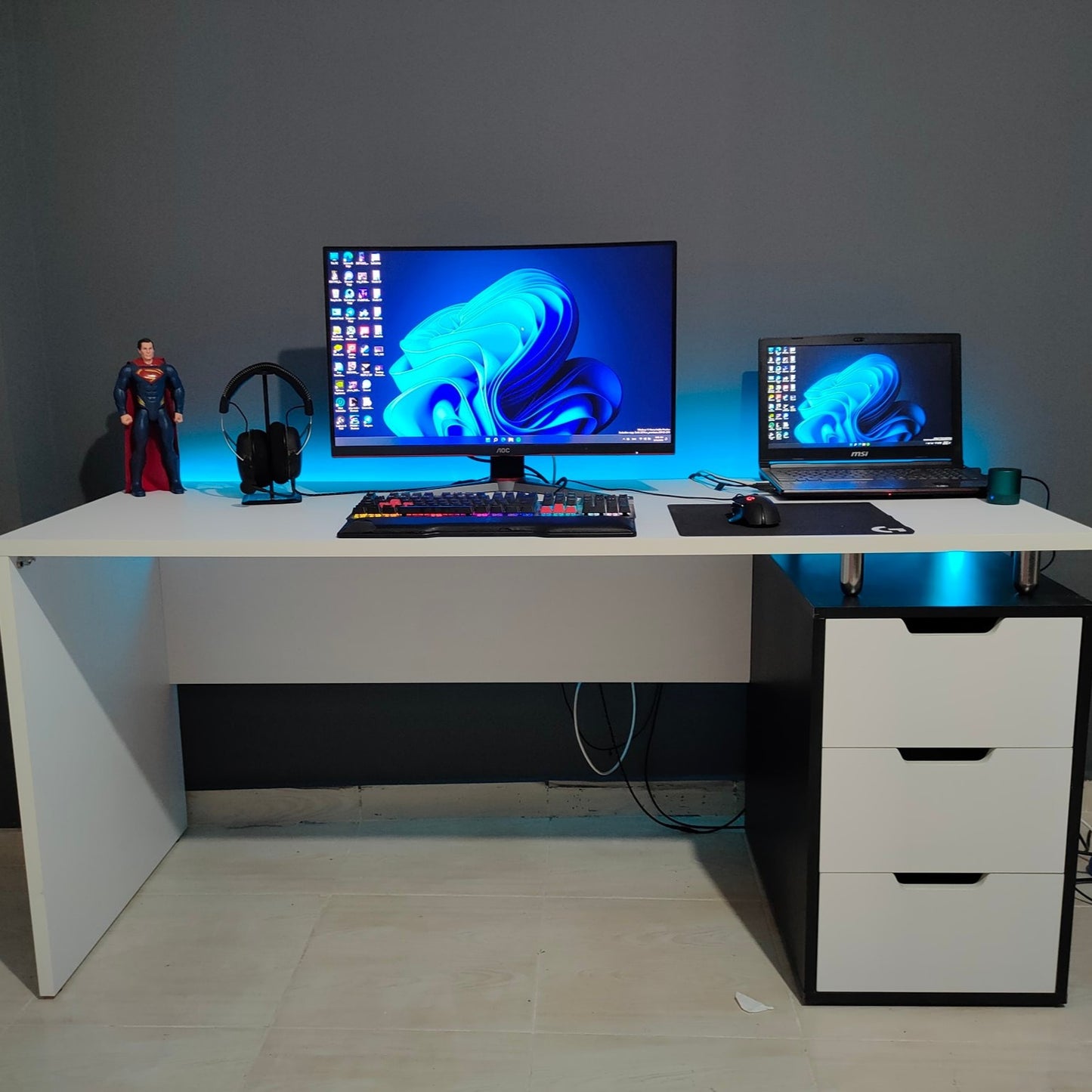 مكتب جيمينج أبيض  –  خامة ام دي اف اسباني